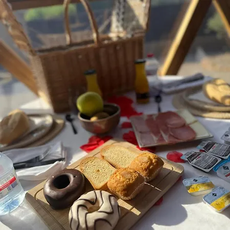 مكان تخييم El Moli Glamping Escapada Romantica *