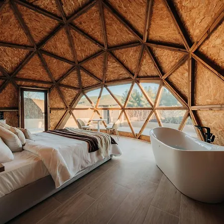 Camping El Moli Glamping Escapada Romantica