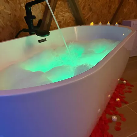 El Moli Glamping Escapada Romantica * Adzaneta