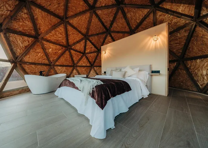 El Moli Glamping Escapada Romantica Adzaneta